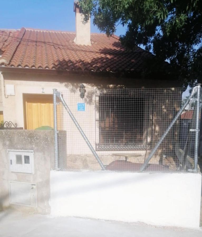 Casa De Los Abuelos Ortigosa del Monte Ngoại thất bức ảnh
